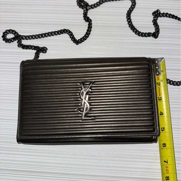 Saint Laurent Monogram Quilted Wallet On Chain - Picture 11 of 12